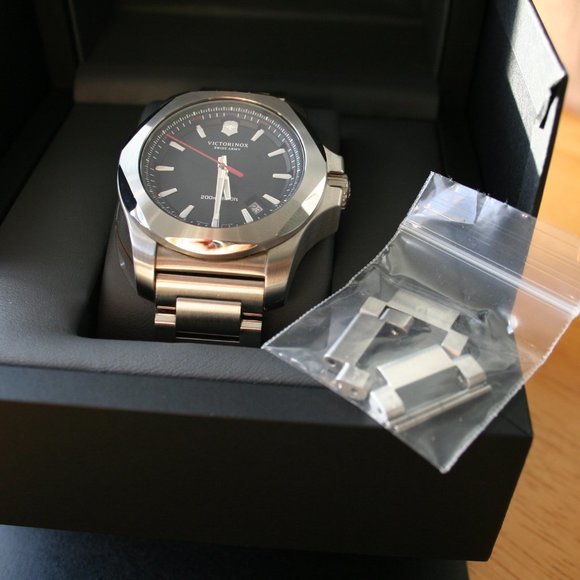 VICTORINOX Mens Stanless Steel I.N.O.X (TANK) - Picture 6 of 13